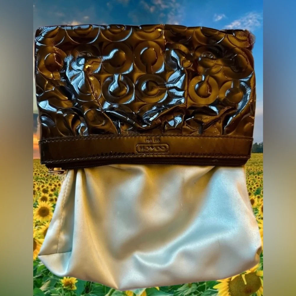 COACH Black Patent Leather Op Art Wristlet